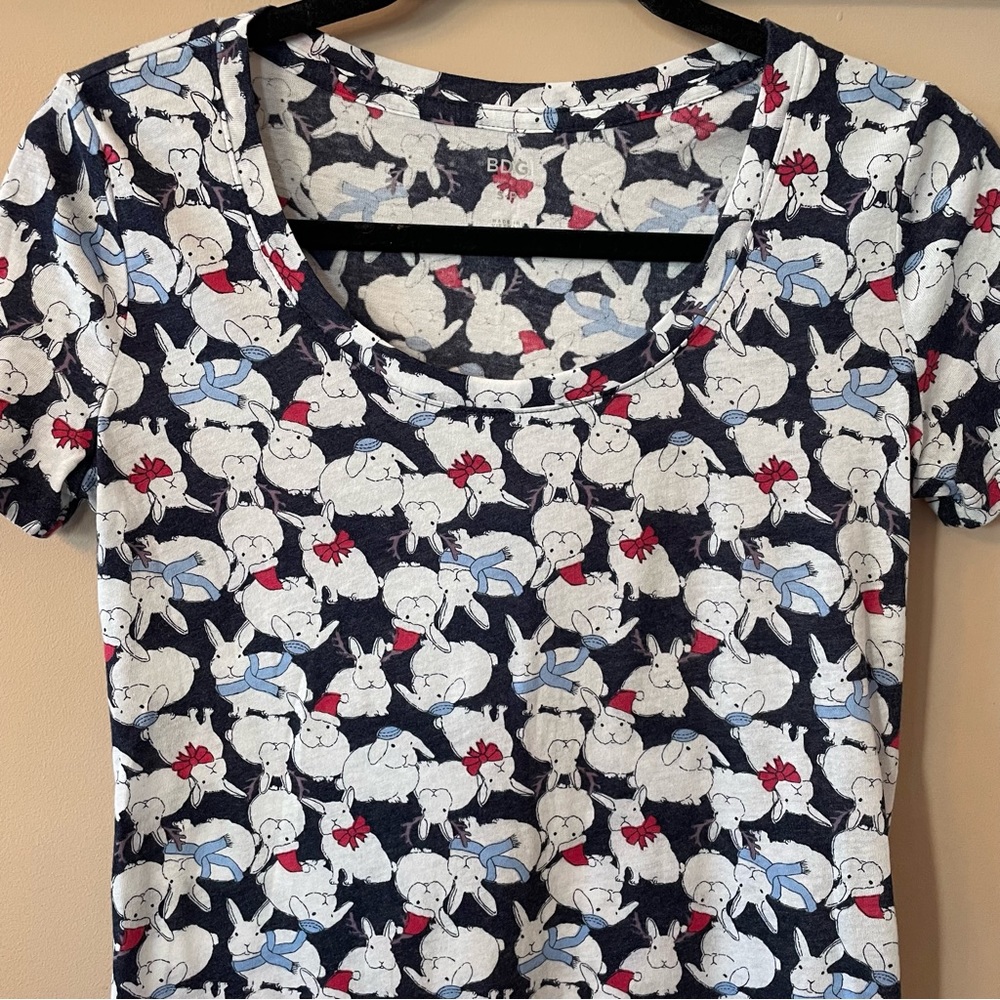Holiday Bunny tee 🐰❄️
